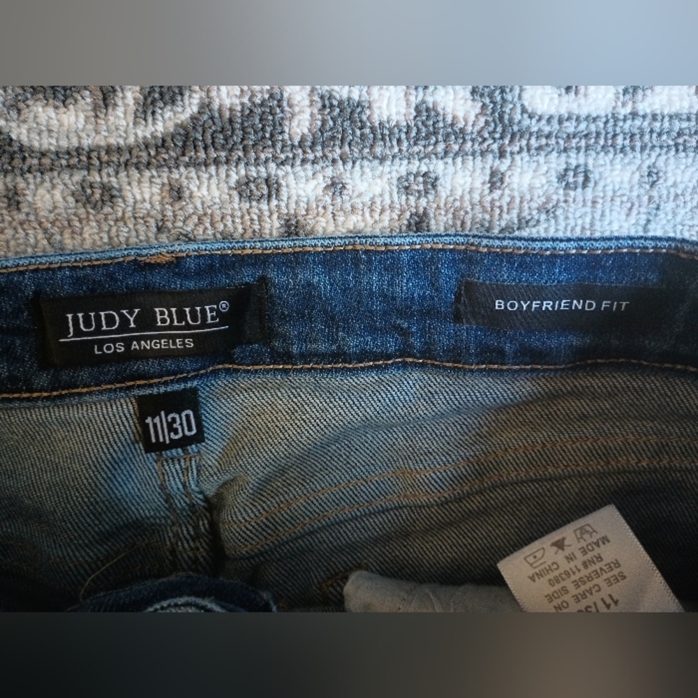 Judy Blue Boyfriend Fit Jeans Size 11 / 30 Destroyed Stretch Straight Leg - Picture 8 of 12